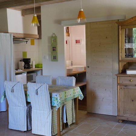 Les Jardins De Lumiere Bed & Breakfast Brusque Eksteriør bilde