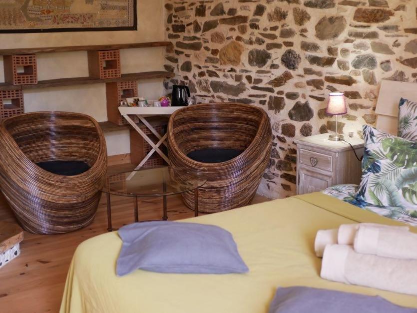 Les Jardins De Lumiere Bed & Breakfast Brusque Eksteriør bilde