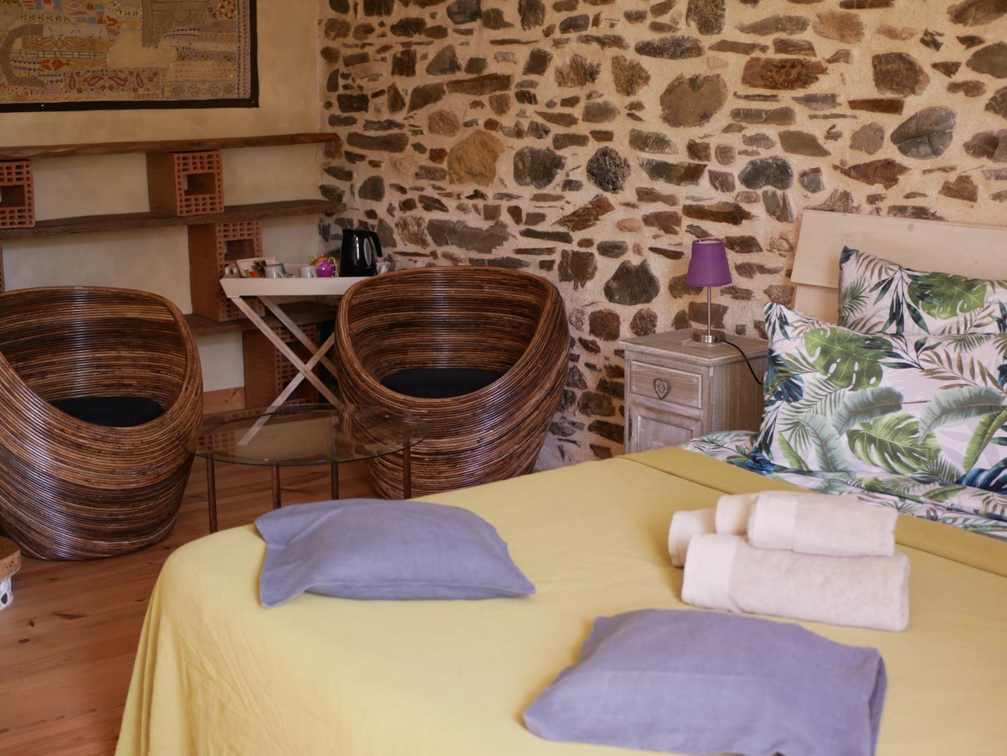 Les Jardins De Lumiere Bed & Breakfast Brusque Eksteriør bilde