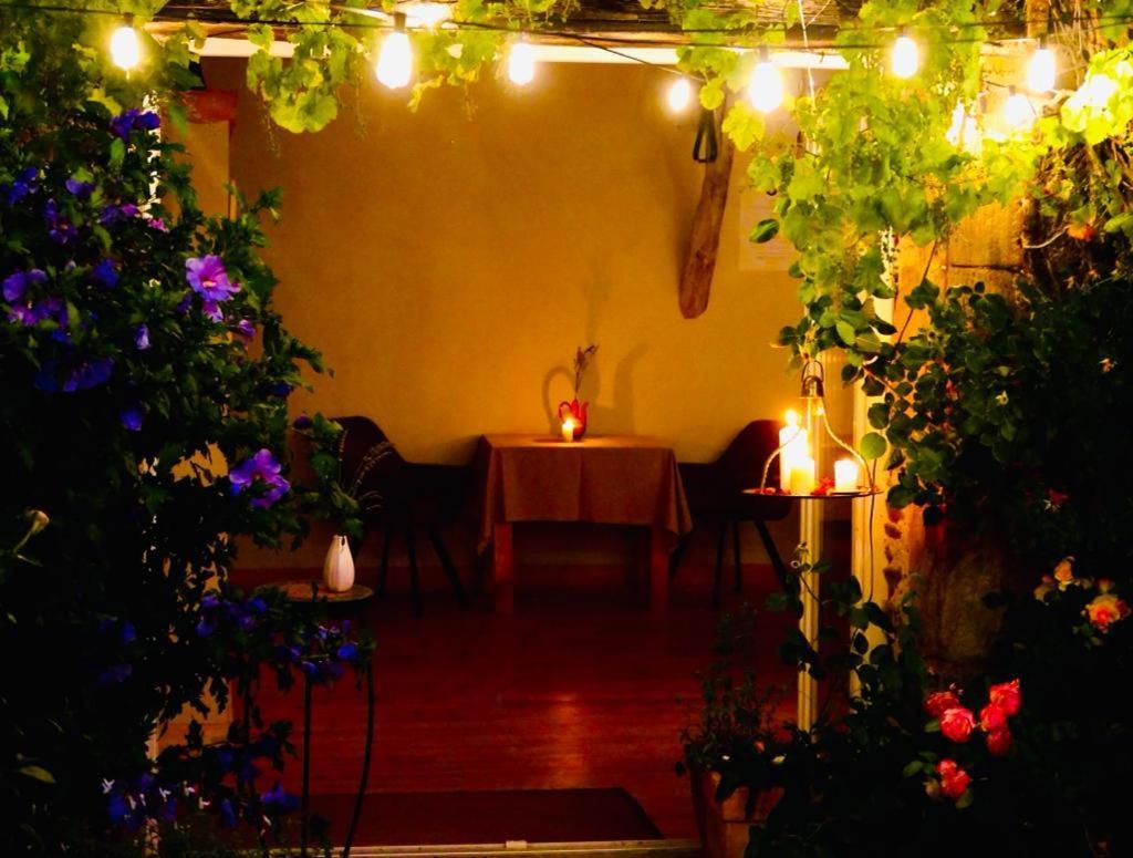 Les Jardins De Lumiere Bed & Breakfast Brusque Eksteriør bilde