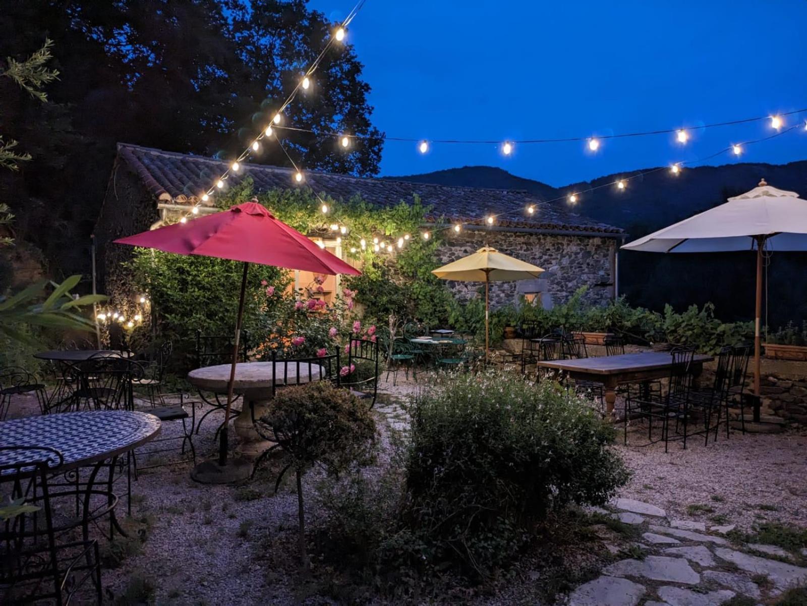 Les Jardins De Lumiere Bed & Breakfast Brusque Eksteriør bilde
