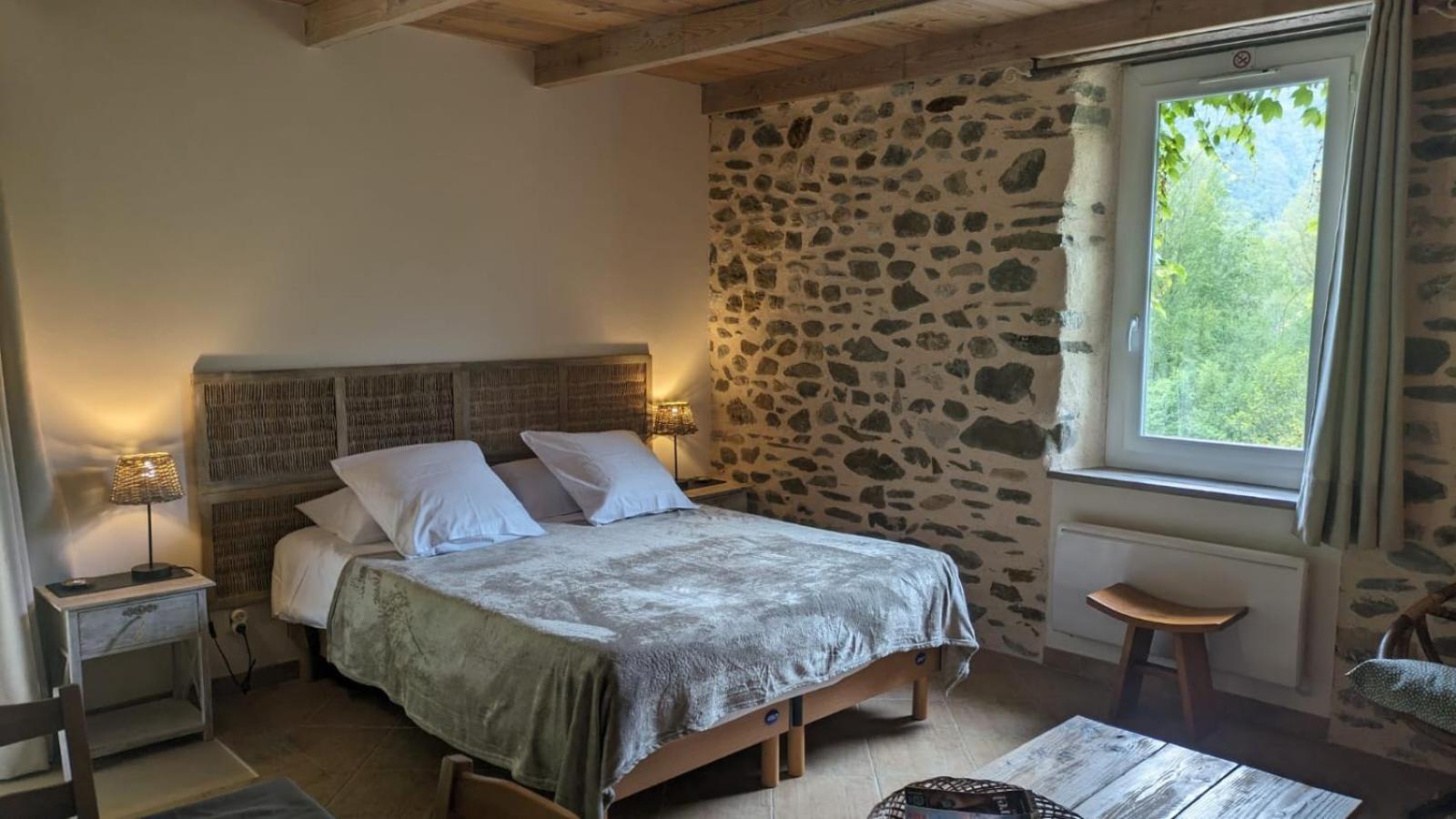 Les Jardins De Lumiere Bed & Breakfast Brusque Eksteriør bilde