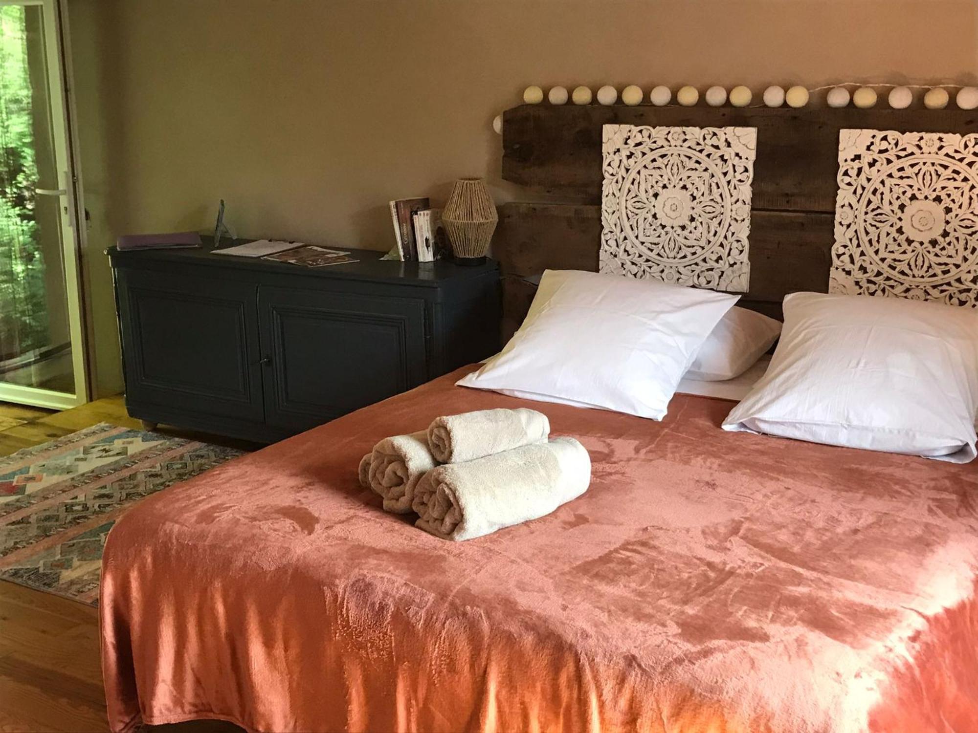 Les Jardins De Lumiere Bed & Breakfast Brusque Eksteriør bilde